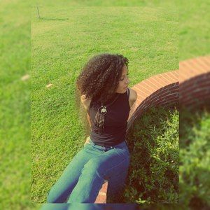 Meet your Posher, Alexandra